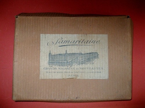 Ancienne boite samaritaine - ancienne,