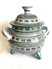 Robert Picault Vallauris , Grande Soupière Tripode avec décor Primitif