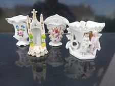 Lot de 3 vases et un oratoire