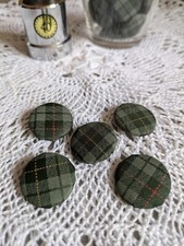 5 boutons recouverts motif