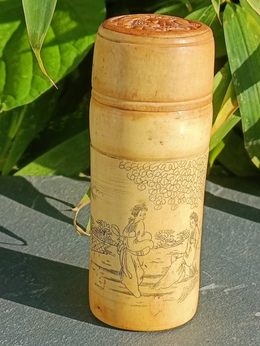Rare ancienne boîte à - ,