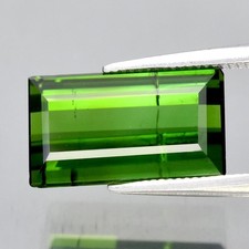 Tourmaline verte emeraude en baguette facetté de 4,23Cts