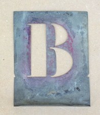 Ancien POCHOIR "B" LETTRE déco cuisine industrielle usine atelier garage #1