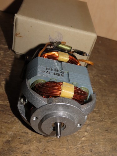 Moteur electrique volts - 12,