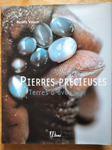 Pierres précieuses terres - pierres, et