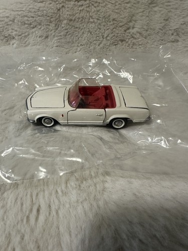 Tekno mercedes 230 - 1/43,