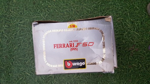 Boite vide burago ferrari - 1/18,