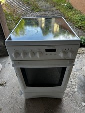 Cuisinière Electrolux triphasée et plaques vitrocéramiques