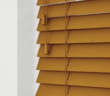 X Store Vénitien Intérieur