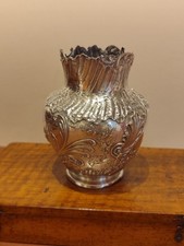 Vase en argent massif 