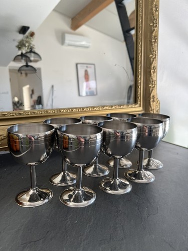 Verres pied à - 8, a