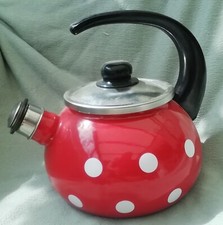 Ancienne Bouilloire en tôle émaillée rouge à pois blancs - Vintage