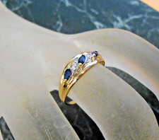 Jolie  bague or 18 K sertie saphirs  et diamants   poincon 750  T 53