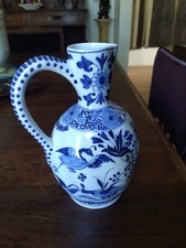 Pichet Blanc Bleu Faïence de Delft signé  Boch Frères Keramis XIXe décor oiseau