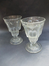 Rare paire de hauts vases à