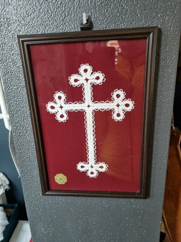 Cadre croix brodé fait - cadre,