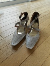 chassures neuves en cuir Alain