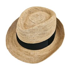 Chapeau au crochet raphia