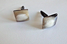 Boutons de manchette anciens