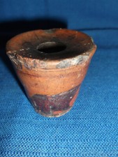  ANCIEN ENCRIER DE PUPITRE EN TERRE CUITE dans son jus, école