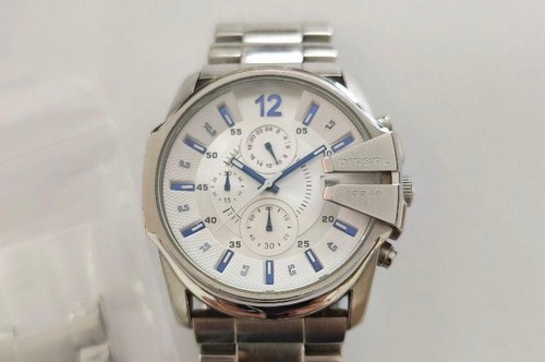 Montre chronographe quartz - montre,