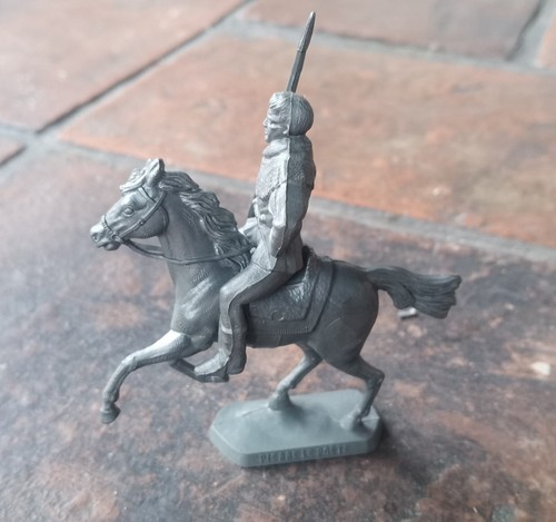 Caiffa ortf figurine - mc,