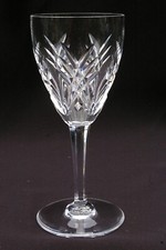 1 Verre à Vin Blanc en cristal taillé BACCARAT AUVERGNE - H 15,2cm - + dispos