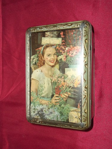 Ancienne boite en tôle - ,