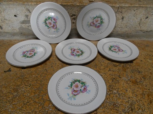 Anciennes assiettes à - 6,
