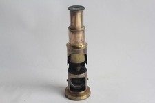 Ancien petit microscope à