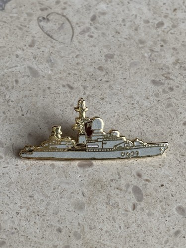 Pin frégate marine - pin’s,