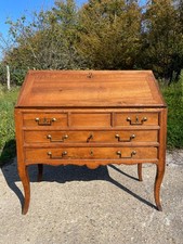 Bureau dos d'âne du 18ème siècle en noyer massif