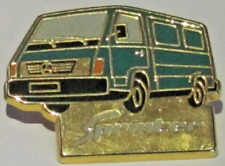 Pin's CAMION MERCEDES SPRINTER Fourgon 4x4 Signé Sofrec Paris Vintage #4/4