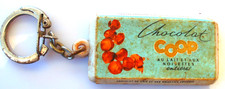 PORTE CLES  KEYCHAIN - CHOCOLAT COOP TABLETTE LAIT NOISETTES RECTO-VERSO