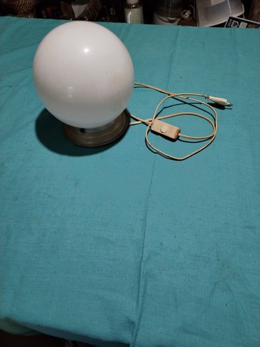 Lampe boule opaline - boule, blanche
