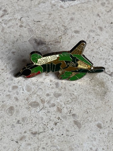 Pin avion chasse façon - avion,