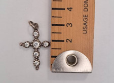 petite croix argent et pierre 