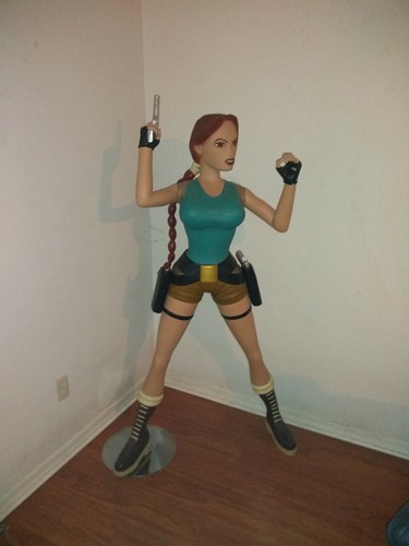 Lara croft statue full - statue, life