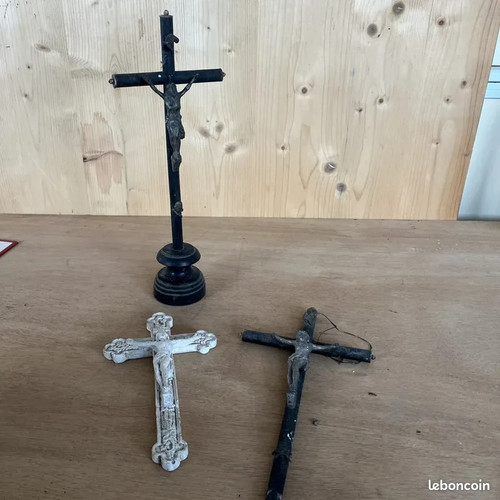 Lot crucifix dont un - dont,
