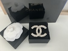 Authentique Broche CC