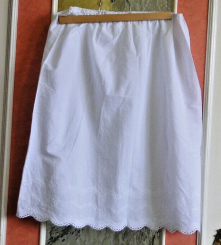 Ancien jupon coton blanc bas