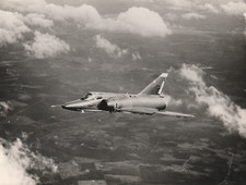 MIRAGE 5 BR ?  DASSAULT  AVION DE CHASSE AVIATION AERONAUTIQUE 24 x 18 cm