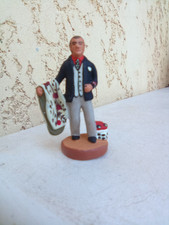 1 santon ancien  le marchand de linge   signé FOUQUE