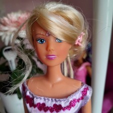 barbie simba en robe rose et