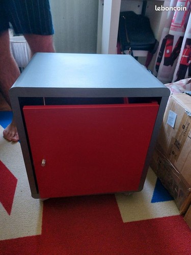 Table chevet sur roues - de,