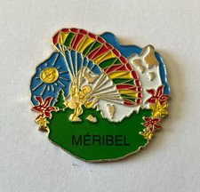 94 -  Pin's PARAPENTE PARAGLIDING à MERIBEL