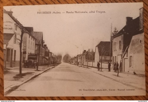 Fouchères route - (aube),