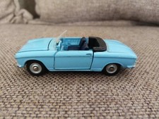 DINKY TOYS PEUGEOT 204 CABRIOLET RÉF 511