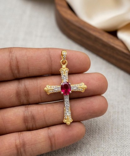 Ancien pendentif croix rubis