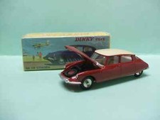 DS 19 CITROEN couleur bordeaux